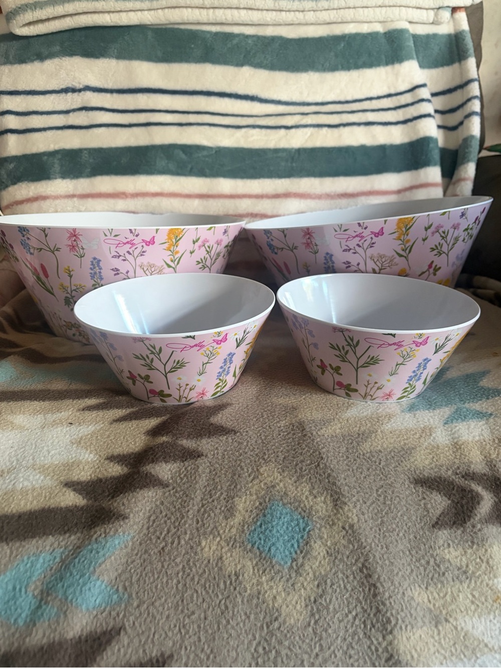 Set of 4 Dolly Parton 10” and 6” Melamine Serving Bowls